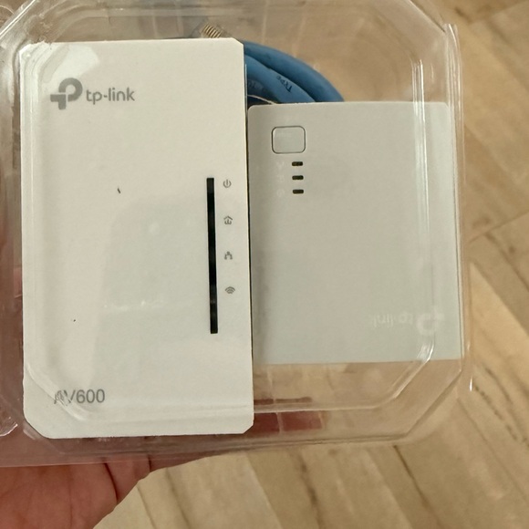 TP-Link White Wireless Access Point - Picture 1 of 7
